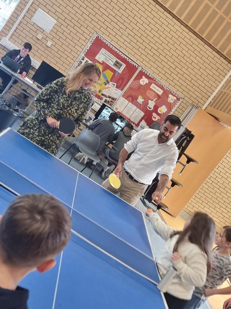 GYIP1994's tweet photo. We welcomed friends @nancydoyle2017 & Richard from @VMFoundation who recently granted us £30k. 👌
Also nice for @HumzaYousaf to come in and take selfies & join in on the action.
They were able to see how
@GlasgowCC assists y/p during holidays with activities & food.
#HoFoP https://t.co/O6MtDElG29