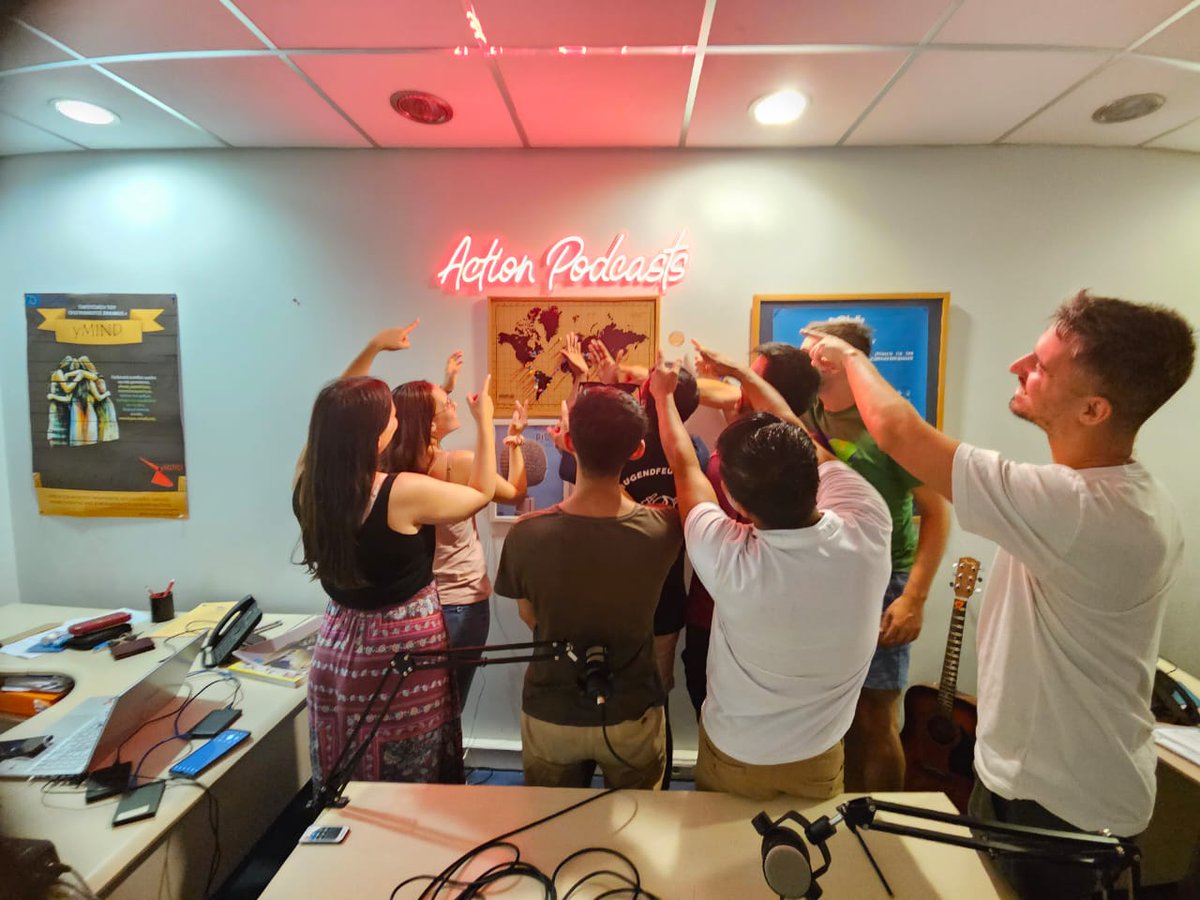 migratory_birds's tweet photo. 📌 The Migratory Birds visited @actionsynergy1  's offices and had the opportunity to create 3 podcasts about... summer!
🎙️The «Young Journalists» programme is run by Network for Children's Rights with the support of @UNHCRGreece https://t.co/SkyLTL64VK