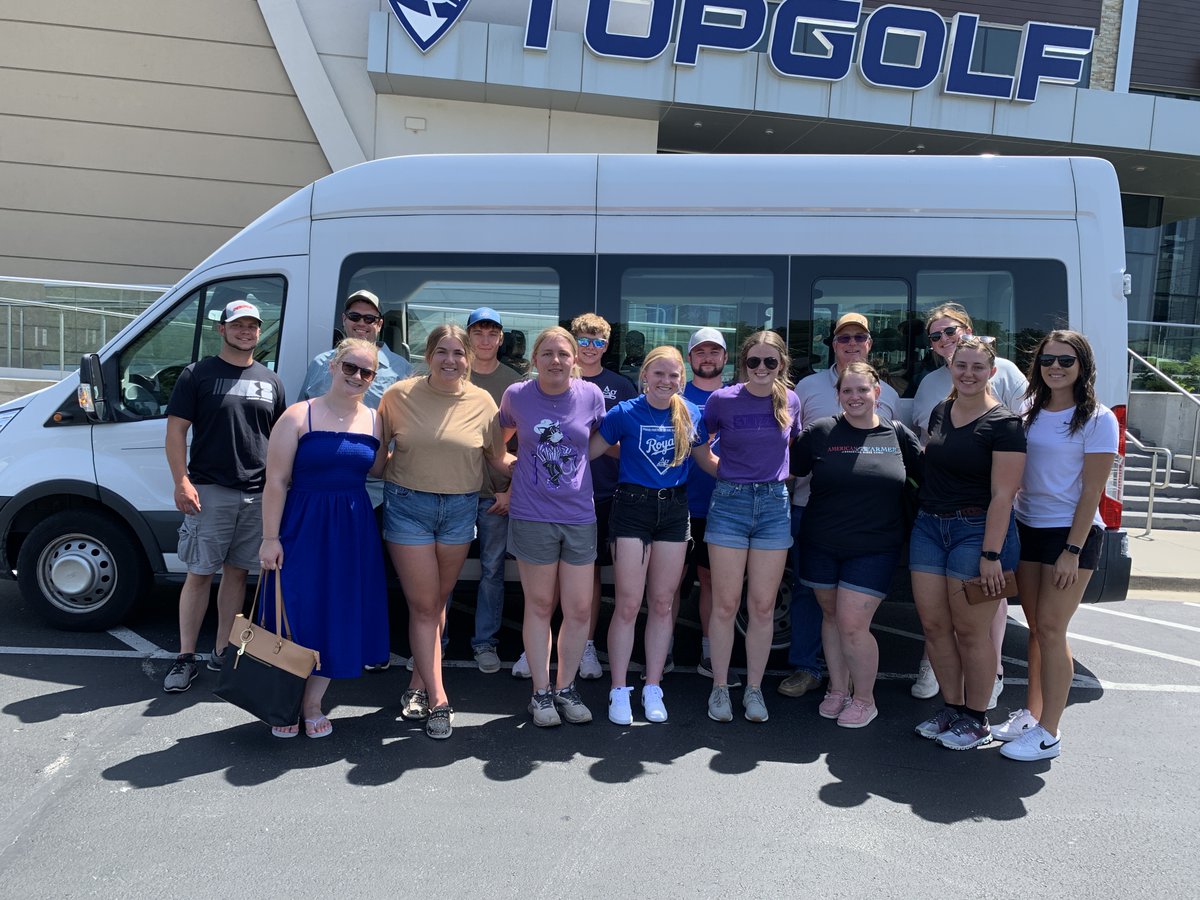 AgPartnersCoop's tweet photo. π Last Friday was an unforgettable day for our summer interns, packed with excitement and delicious food!
Be on the lookout for our 2024 Summer Internship Program this fall.
#summerinters #agpartners #interns https://t.co/IuJpQHxadI