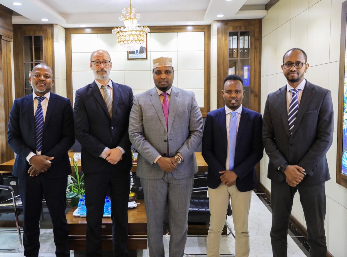 HonBeenebeene's tweet image. Had a great meeting with @GConway_UN, Acting DSRSG, Resident &amp;amp; Humanitarian Coordinator @UNinSomalia. We discussed ways to achieve Somalia&apos;s development goals in line with government priorities &amp;amp; the UN Sustainable Development Cooperation Framework. #SomaliaDevelopment #UNSDCF.