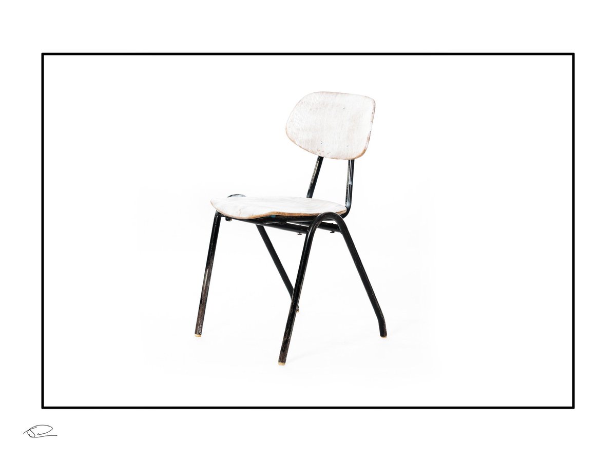 johncruttenden's tweet photo. Took a photo of a chair yup a chair 
#chair #minimal https://t.co/8ex06Czzzm