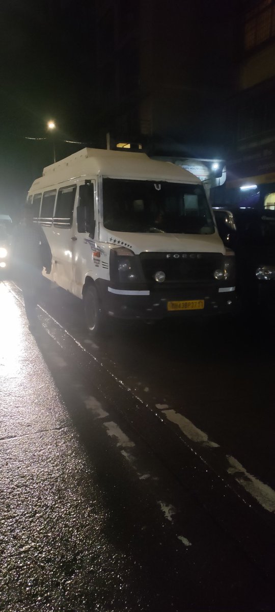 nikhill16's tweet photo. Parked in the middle of the road and the drive went missing. @MTPHereToHelp @mybmc @MumbaiPolice 
At zaver road, mulund west. Strict action should be taken. https://t.co/WXtSoRgNi8