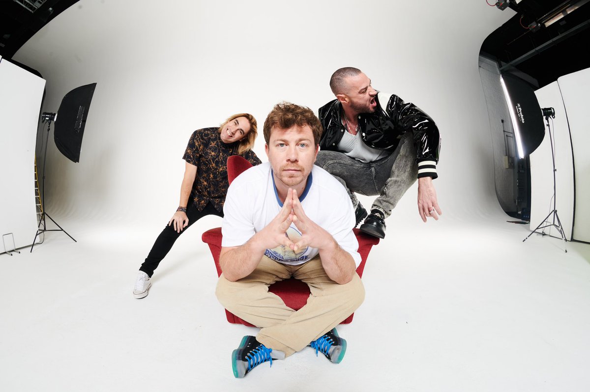 Busted's tweet photo. 🤫 https://t.co/CNca2WiXbr