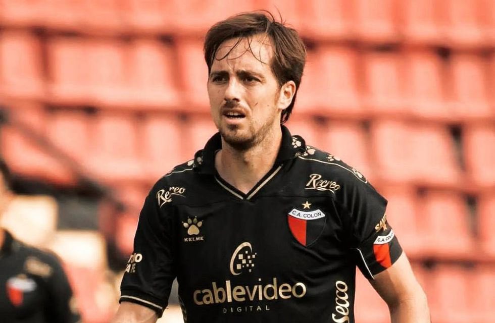 velez670's tweet photo. 🚨AHORA🚨
❌ Se cayó la llegada de Christian Bernardi a #Vélez por problemas en su revisión médica. https://t.co/1yVzVP3lW4