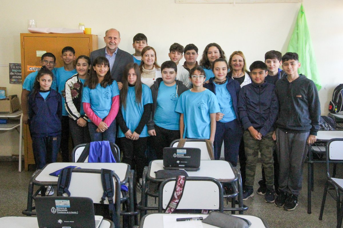 omarperotti's tweet photo. Santa Fe más Conectada: Inclusión digital y transformación educativa.
Inauguramos en la ciudad de Santa Fe, nuevas escuelas conectadas a este programa. La Nº 6385 "Adelia Di Carlo" y la N° 326 "Patriarca de la Federación". Estas instituciones y su barrio, cuentan con fibra óptica para el acceso a internet de calidad, y así igualamos oportunidades con la llegada del Estado.