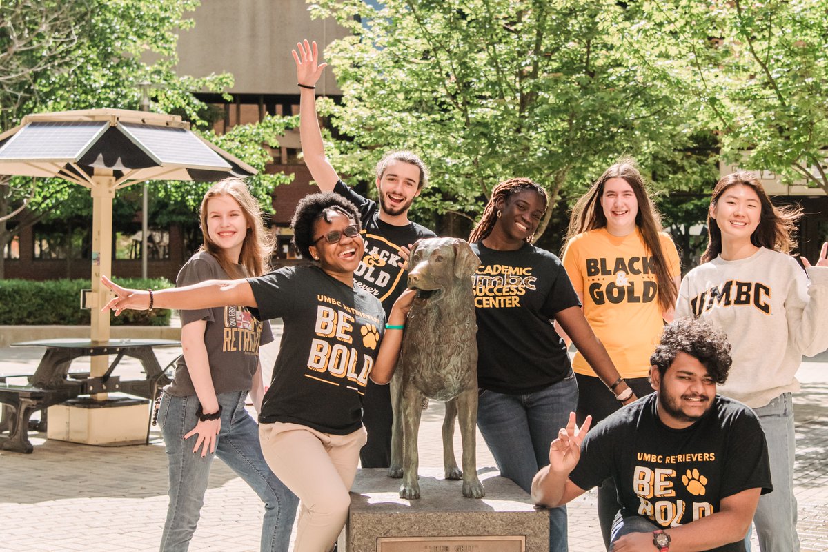UMBC's tweet photo. #FutureRetrievers, it's #CommonAppDay! The @CommonApp is open and waiting for you to apply. We recommend wearing black and gold to really get into that Retriever mindset! https://t.co/aEg0hhfnY9 https://t.co/X8HrEDCRrn