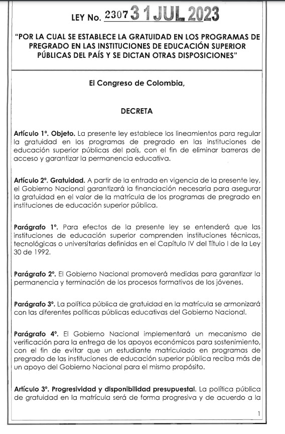 BluRadioCo's tweet photo. El presidente Petro sancionó la ley que establece la gratuidad en los programas de pregrado en las universidades públicas. El Ministerio de Educación se encargará de reglamentar los requisitos. #VocesySonidos https://t.co/on1y0BR5dK
