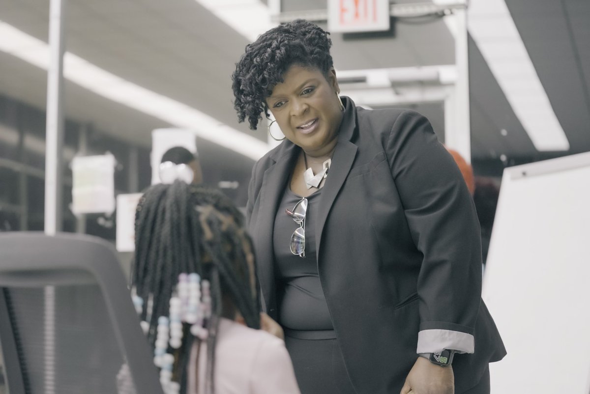 We’re fired up for #APSDayOne! Our transportation department started super early this morning preparing the bus line for our brilliant scholars. Our superintendent @drlisaherring dropped by to welcome the team and a few APS students back to school! #AtlantaPublicSchools