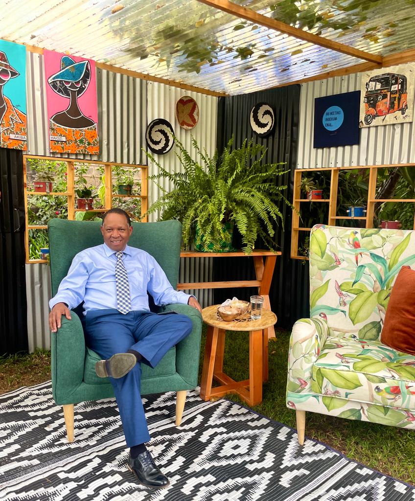 CharlesGacheru's tweet photo. Office for the day ๐ฐ๐ช #MagicalKenya
@CCiiru #BuiltinKenya #BuyKenyaBuildKenya https://t.co/rdu9TtcPls