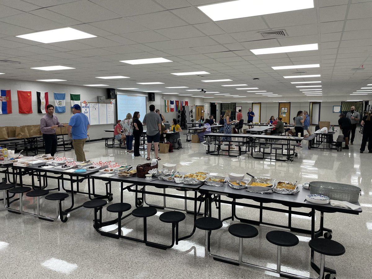 bellevuebaptist's tweet photo. Thank you @BMSOwls teachers! Y’all rock! We are so blessed to have such awesome people serving our community! https://t.co/ZeJMsh3GzY