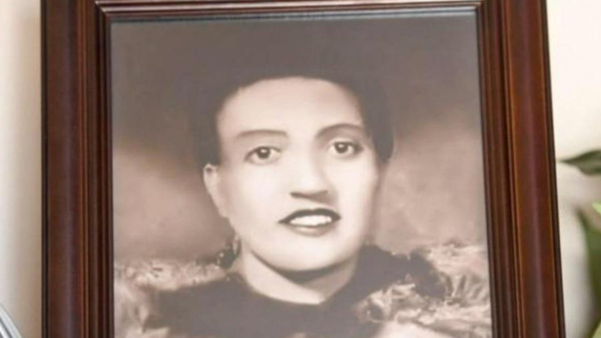 TheRoot's tweet photo. Family Of Black Woman Whose Stolen Cells Enabled Modern Medical Research Will Finally Be Compensated https://t.co/r2Gy12iCV1 https://t.co/65BQEhG6g4