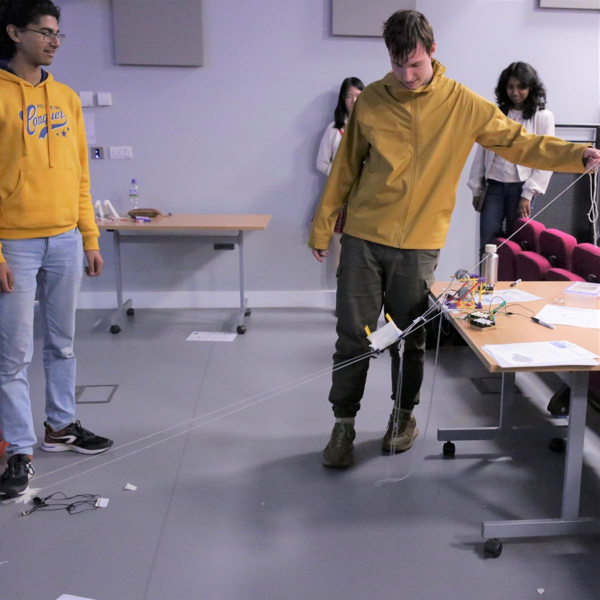 scienceoxford's tweet photo. Good fun, stretching #problem-solving skills with the squashed tomato #STEM #engineering #challenge today at the #STEMSummerExperience. https://t.co/4AfZKgcBV7