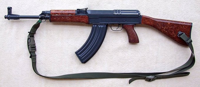 「AK47 シンプルな背景」のTwitter画像/イラスト(新着)