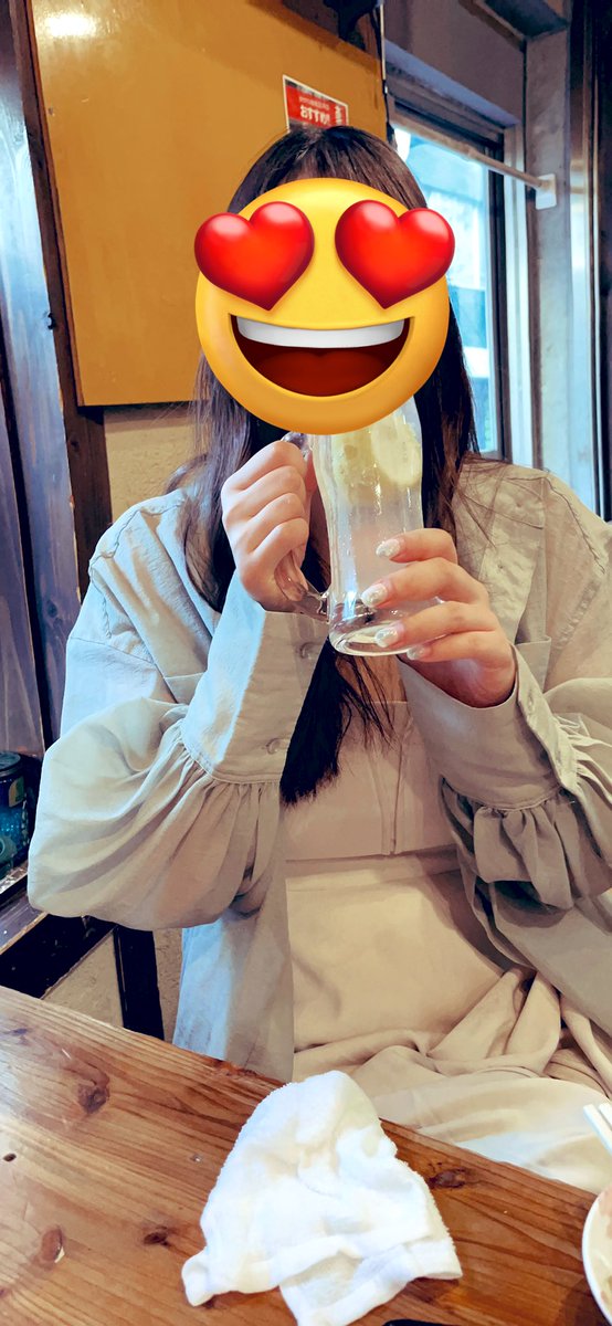ayayabatanien's tweet photo. 前までクズ系ファッションだったのに、最近ファッションが大人っぽくなってきてギャップで死ぬ😌
こう見えて大のお酒好きです、、 https://t.co/m1hGYoDej9