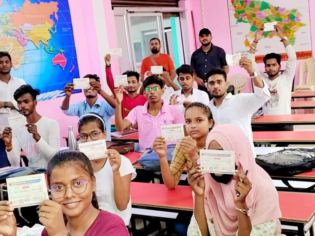 pkkashi221308's tweet photo. #सदस्यता_अभियान
#Membership_Drive
आज अखिल भारतीय विद्यार्थी परिषद जौनपुर जिले के कार्यकर्ताओं द्वारा DDS कोचिंग के छात्र छात्राओं की सदस्यता कर सदस्यता अभियान का उद्घाटन किया गया।
@ABVPVoice @iGhanshyamShahi https://t.co/cGHFfY8xOC
