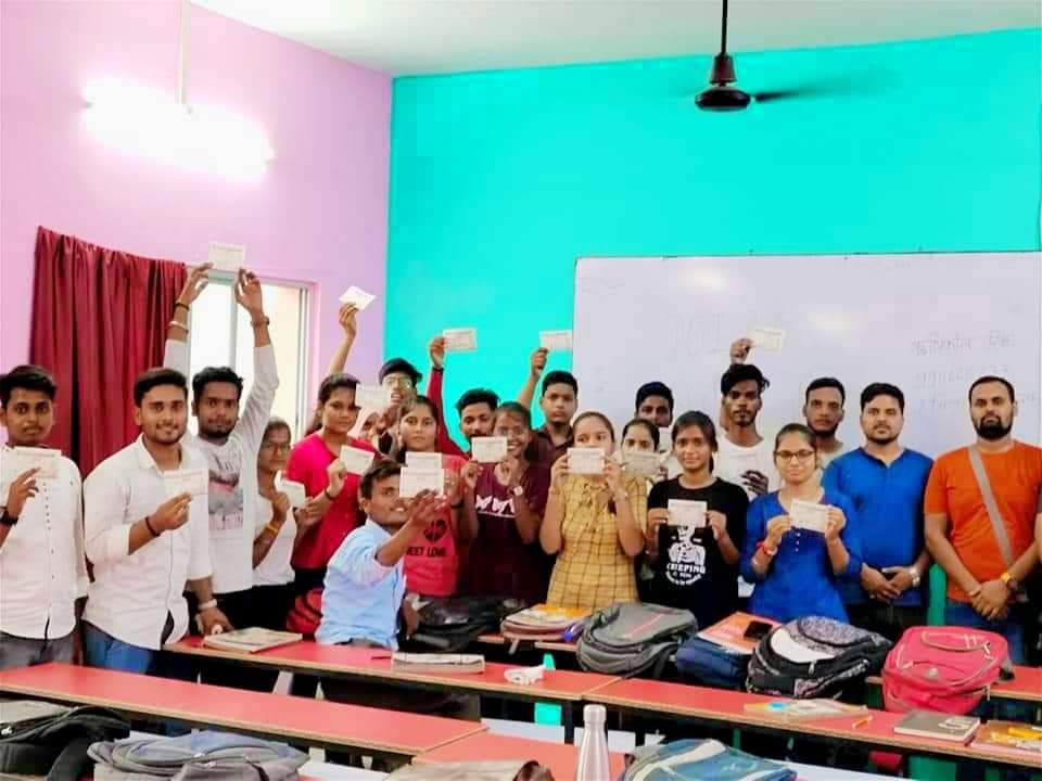 pkkashi221308's tweet photo. #सदस्यता_अभियान
#Membership_Drive
आज अखिल भारतीय विद्यार्थी परिषद जौनपुर जिले के कार्यकर्ताओं द्वारा DDS कोचिंग के छात्र छात्राओं की सदस्यता कर सदस्यता अभियान का उद्घाटन किया गया।
@ABVPVoice @iGhanshyamShahi https://t.co/cGHFfY8xOC