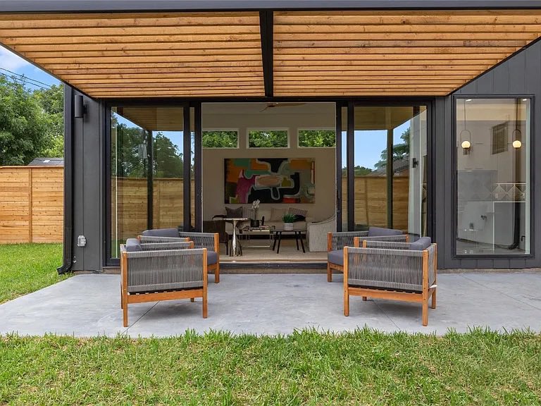 eliastunes's tweet photo. New listing in Midway Hollow $1.4mm. Who would live here?? https://t.co/c73eYvaS5v