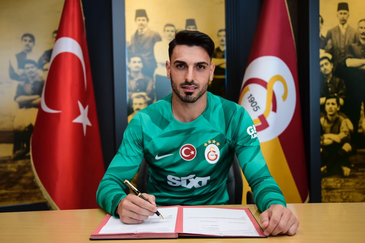 GalatasaraySK's tweet photo. 🧤 Günay Güvenç, Galatasaray’da! ✍️ https://t.co/ytf2clMflT