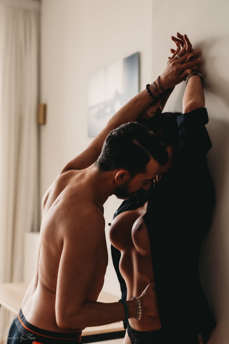 BoudoirBySteve's tweet photo. Séance Boudoir Couple 🔥
#boudoirbelgique #belgiumboudoir #photoboudoir #boudoirphotographer #coupleboudoir https://t.co/cUCpljqXMR