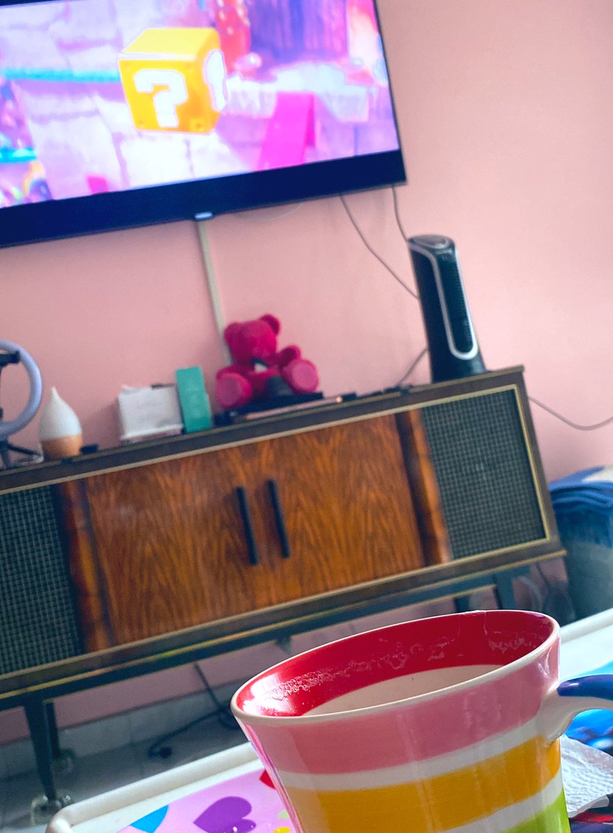 Sgap_'s tweet photo. Noche complicada pero cambiando el chip para iniciar agosto con buena actitud. Cafecito + peli con mis niños. https://t.co/1U1JGBudgE