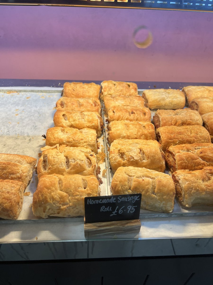 Benji_Upstream's tweet photo. I can’t get over this. What absolute mug pays that for a sausage roll #thataintinflation https://t.co/Vjfhrj1fBs