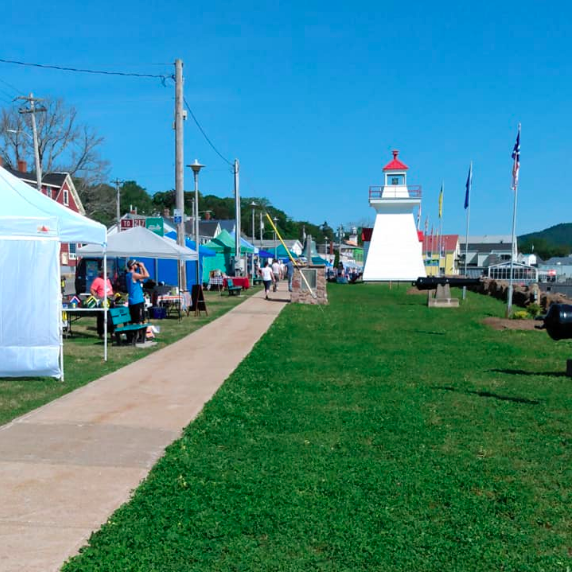The New Digby Farmers &amp; Artisans Market is a gorgeous outdoor market located along Admirals Walk. This market is open on both Fridays and Sundays for shoppers to enjoy the views of the Bay of Fundy and pick up a wide variety of local products!
Fri &amp; Sun, 10am–3pm
June–September
