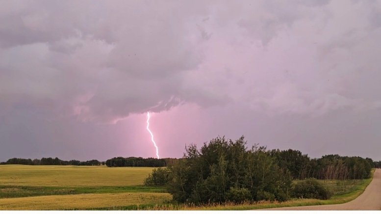 Deanorocks1111's tweet photo. Some recent pics as I #RamEverydayAdventure23 in Wetaskiwin County https://t.co/NklgdmEGTz