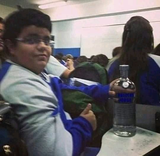 corridosybandas's tweet photo. “Extraño ir a la escuela”

Yo en la escuela: https://t.co/jOJkoKmHGF