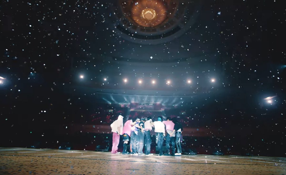 uqmvnho's tweet photo. La felicidad que me han dado este tiempo no tiene costo, muchas gracias por tdo skz y stays ❤️🩹 #FiveStarsForSTAYS https://t.co/VbpoOXOkXM