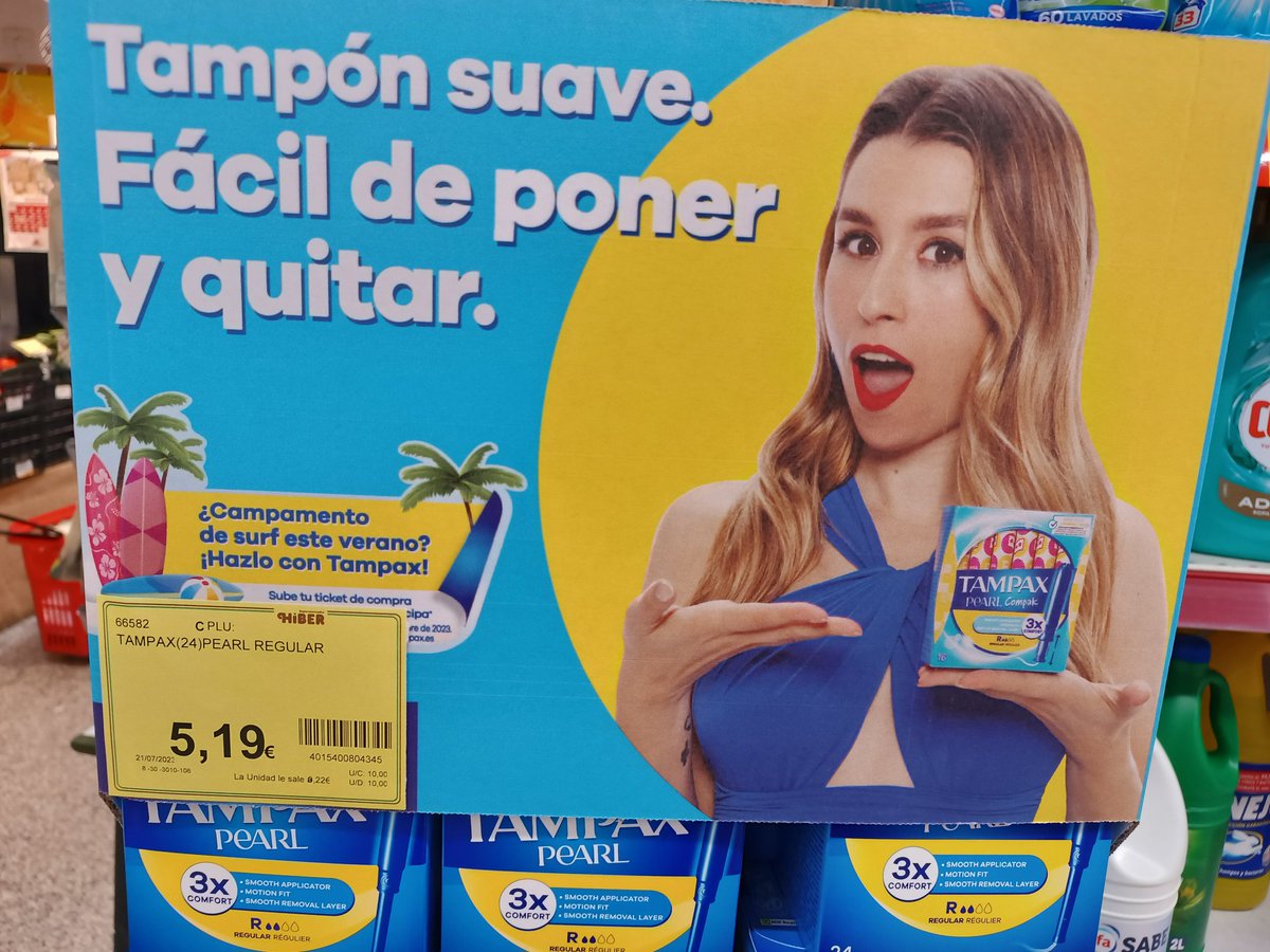 Alissonofabitch's tweet photo. Ahora que la sangre en los anuncios de compresas ya es roja, a ver si en los anuncios de tampones dejamos de poner a una tía con cara de que se vaya a meter una polla. https://t.co/CJVgejAyMM