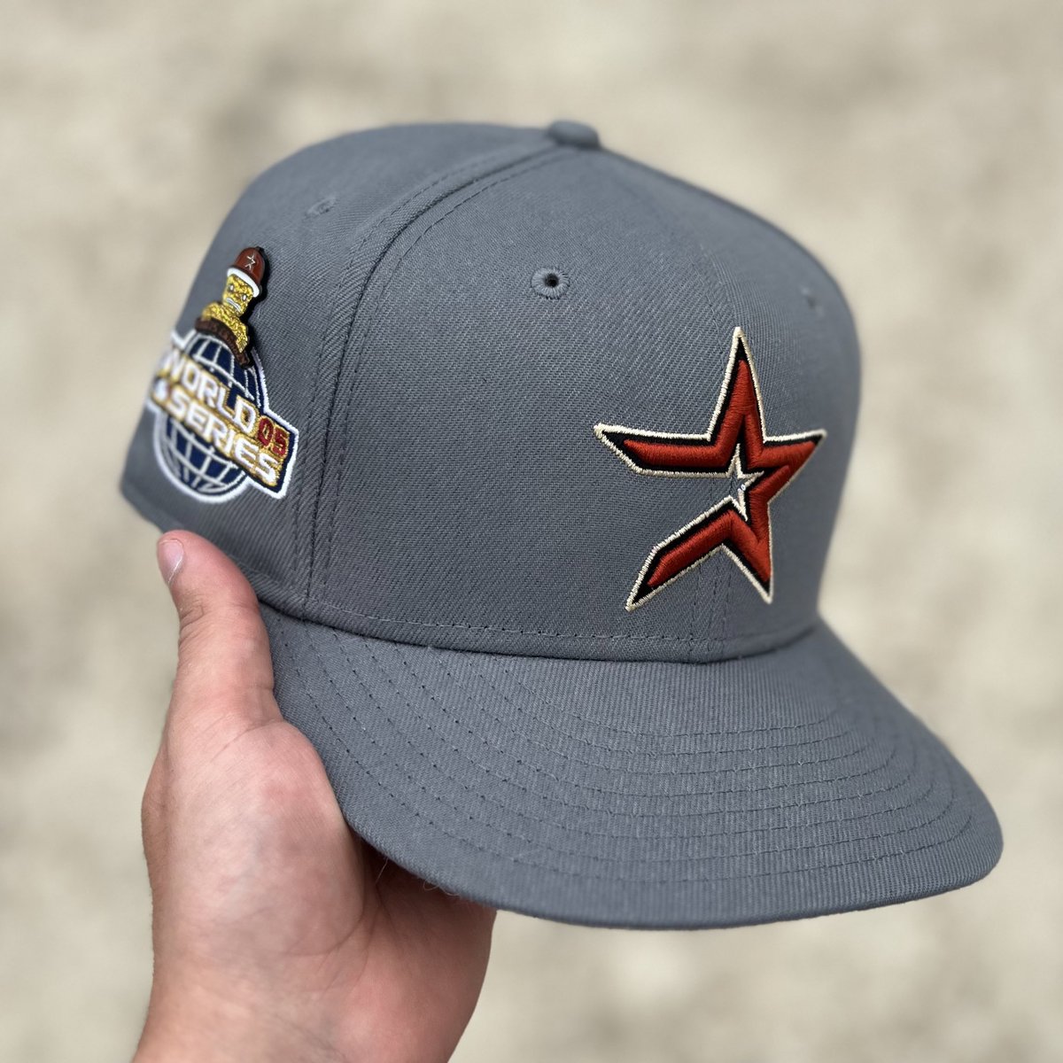 HtxCapGhoul's tweet photo. Cloudy days call for storm greys. ⛈️ https://t.co/R5fMuD5W5Z