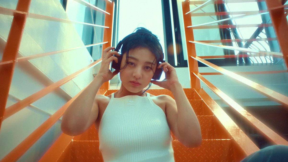 TWICE_chaehyo's tweet photo. さすがに夏はパクジヒョのものでしんどい🥵🥵🥵🌻💛
#zyosZONE #JIHYO https://t.co/vDWcwTpGL1