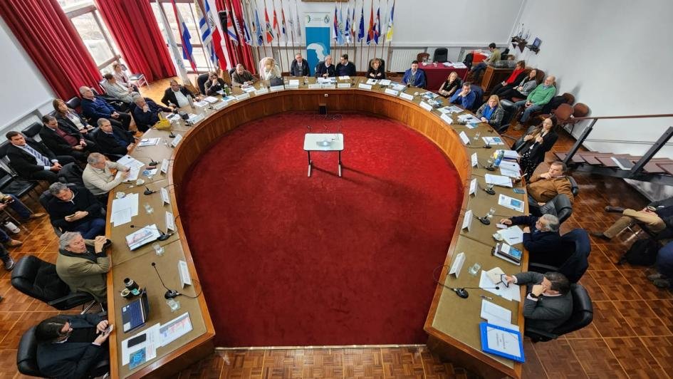 Participamos de la 34° Sesión Plenaria del Congreso de Intendentes, en donde se abordó la presentación de la App de Sucive. Esta App permitirá visualizar, de forma práctica y cómoda, la información de la patente de rodados, los vencimientos y demás información de los vehículos.