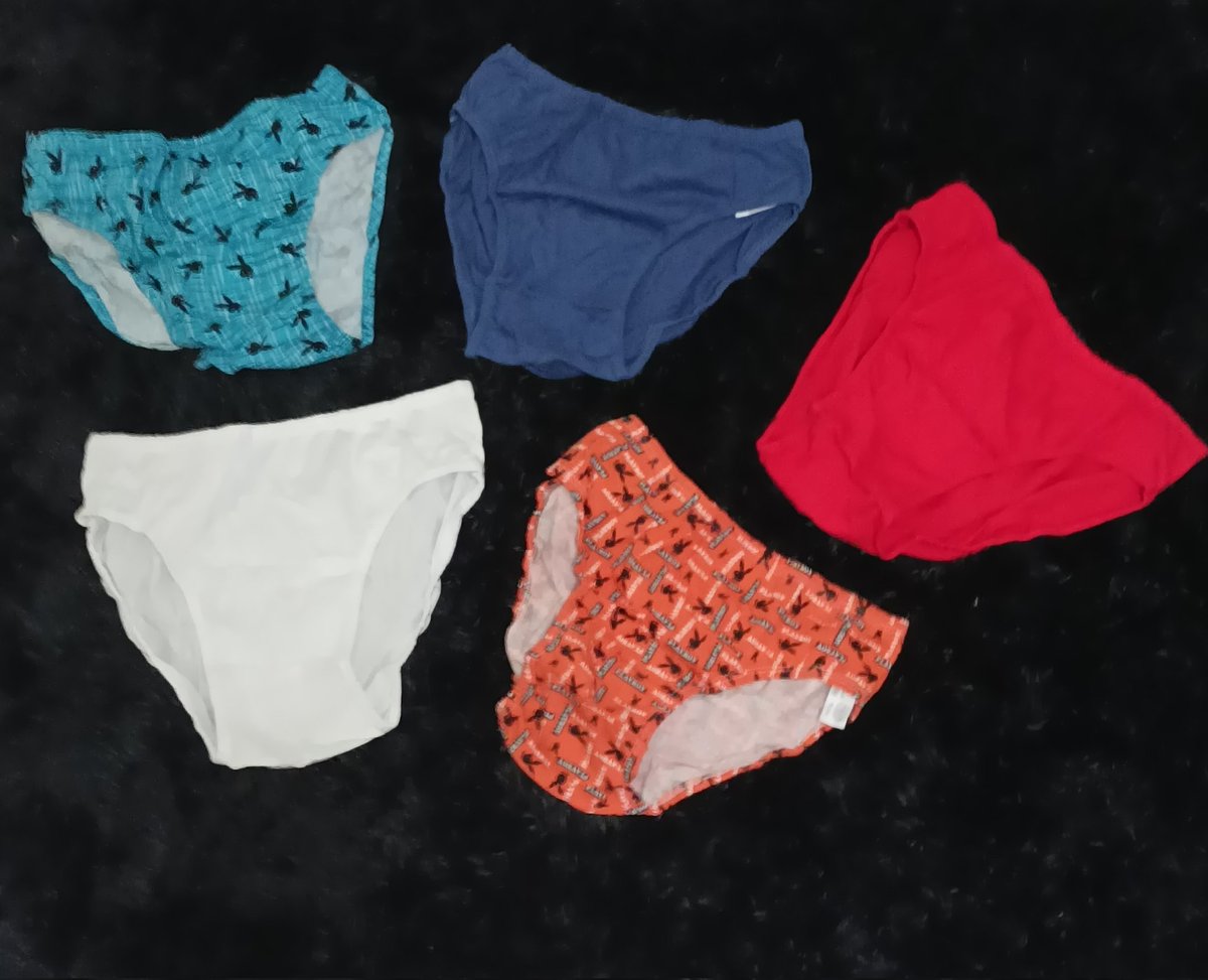 ¿algún vergón talla G que quiera unas trusas Playboy? están nuevas, solo hay que venir por ellas a mi lugar