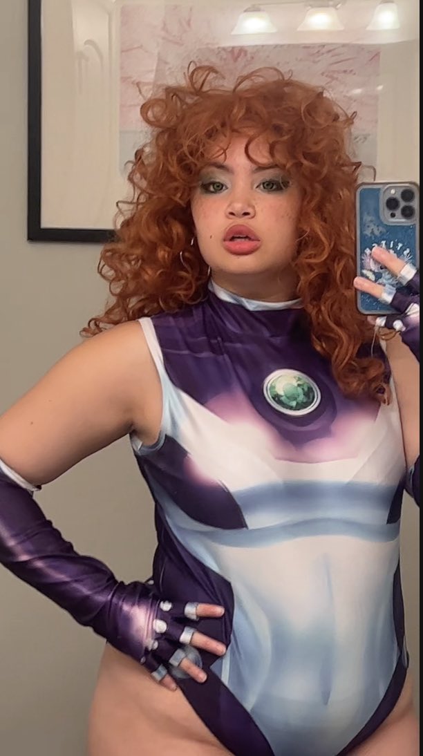 ne0miki's tweet photo. my favourite starfire cosplay pics👽🟢 https://t.co/ekDrxxbZO4