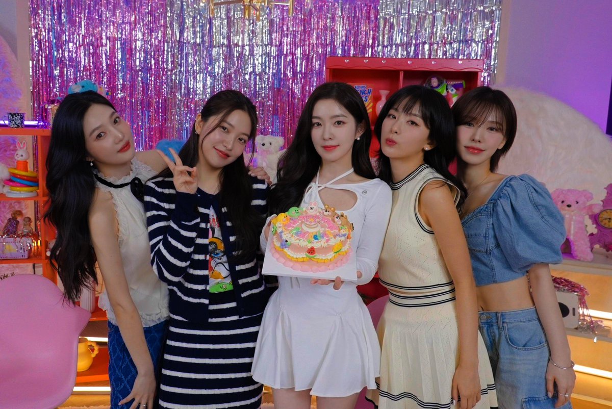 28seulgi's tweet photo. the unwhitewashed version is prettier https://t.co/PJC0IhCwIv