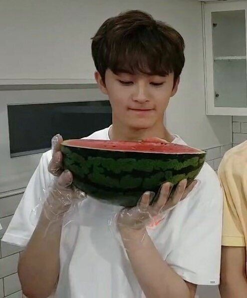 selamet hbd, bang mark 🍉 semogaㅡamin!! semangat buat debutnya di nct tokyo, bang 💪🏻
