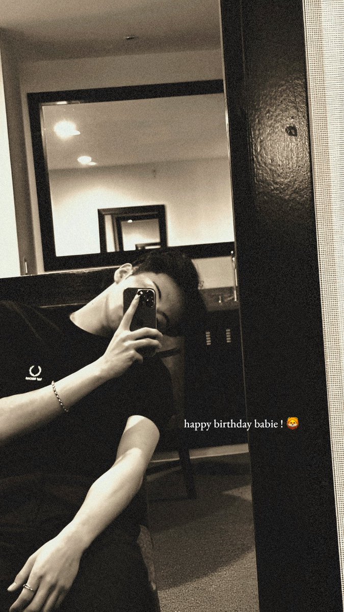 jungshasa's tweet photo. instastory for mark birthday lowkey💭 https://t.co/MwtTyciyda