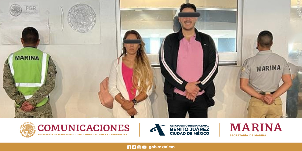 AICM_mx's tweet photo. #AICMinforma 
Se detiene y pone a disposición de la FGR a matrimonio mexicano con metanfetaminas. https://t.co/1bAQKYQbbI