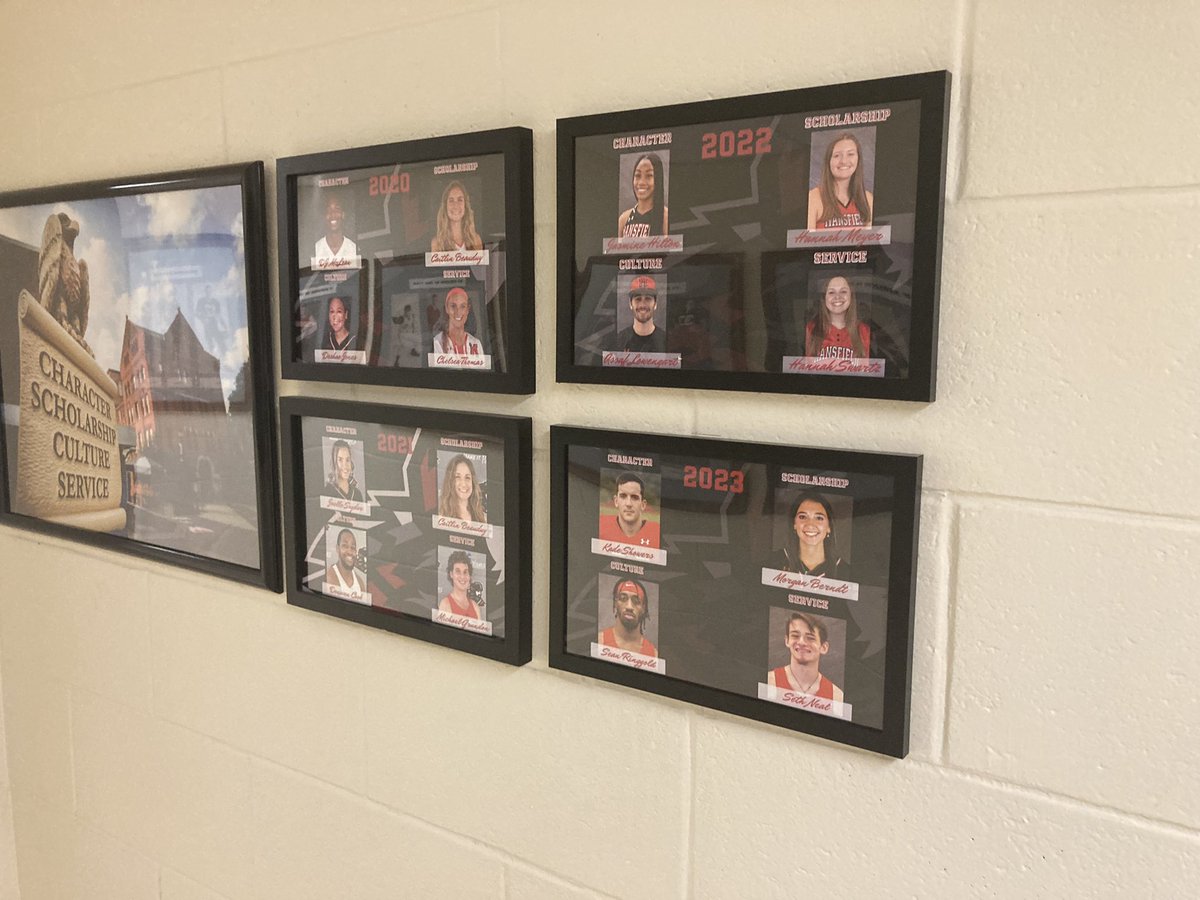 MUMounties's tweet photo. Some new DECKER-ations are now hanging proudly! https://t.co/ceQMM0m288