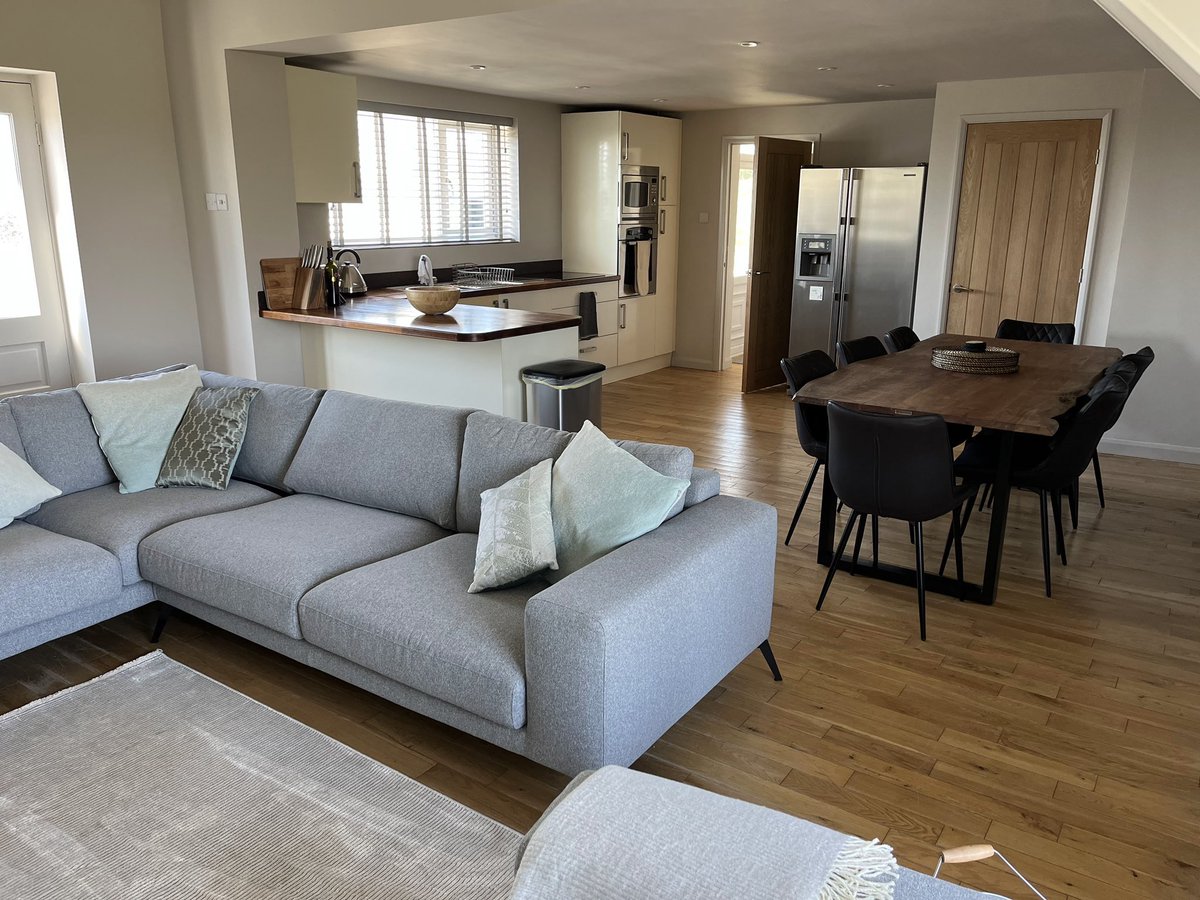 iloveanglesey's tweet photo. ****PRICE REDUCTION WEEK COM 4th AUGUST****

Rhoscolyn

Hilltop. Newly refurbished, Summer 2023 availability, sleeps 8, 3 bathrooms 2 en-suite. Half acre enclosed garden with sea views.

enquiries@anglesey-selfcatering.com

https://t.co/N2ALMTm1tW https://t.co/UbNAYmngUW
