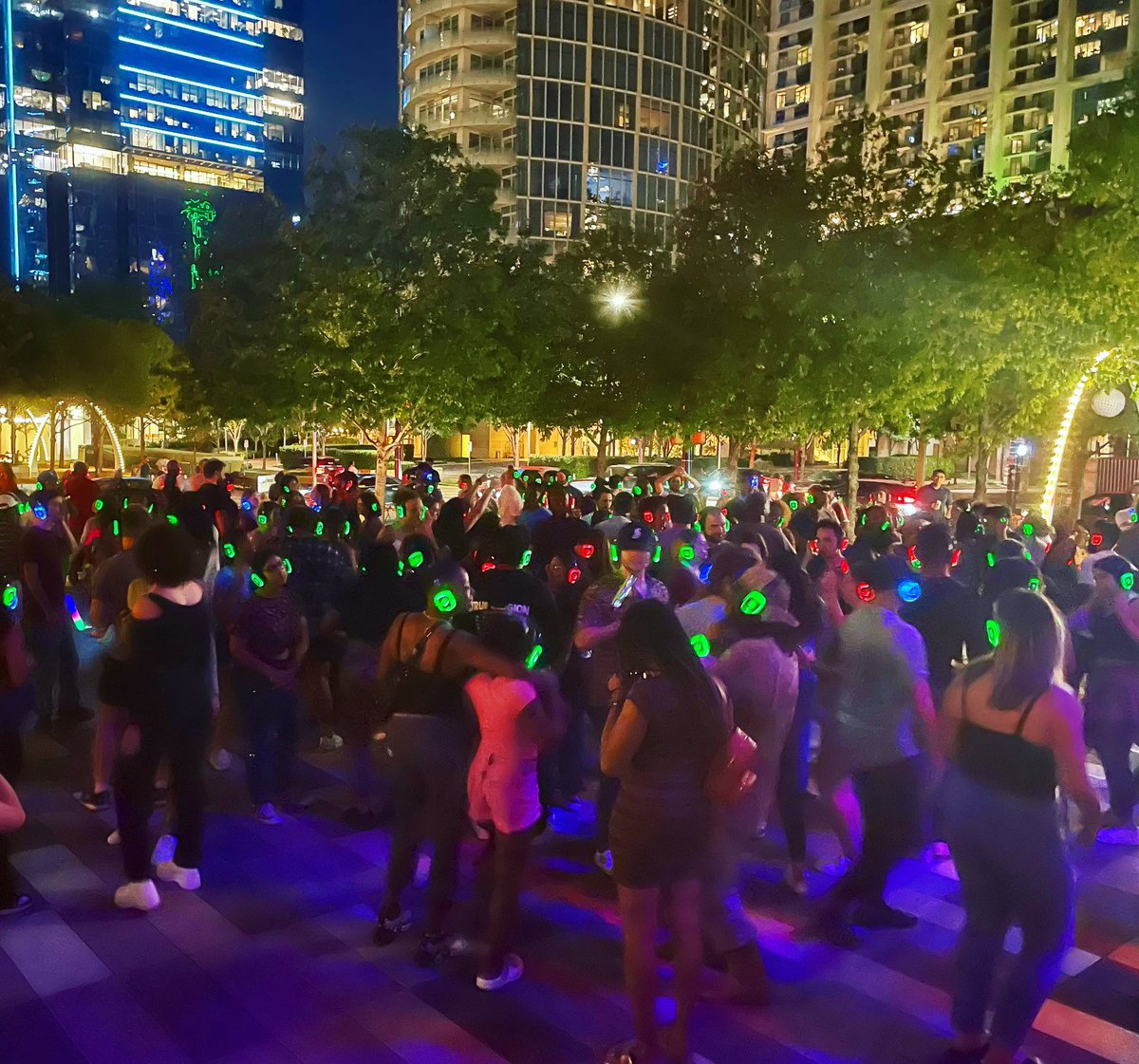 Dallasites101 Silent Disco Presented by C4 Energy Friday, August 4, 8 - 11 PM Purchased Ticket Required for Entry   Dance the night away with Dallasites101 at a silent disco party! Purchase tickets here eventbrite.com/e/silent-disco…