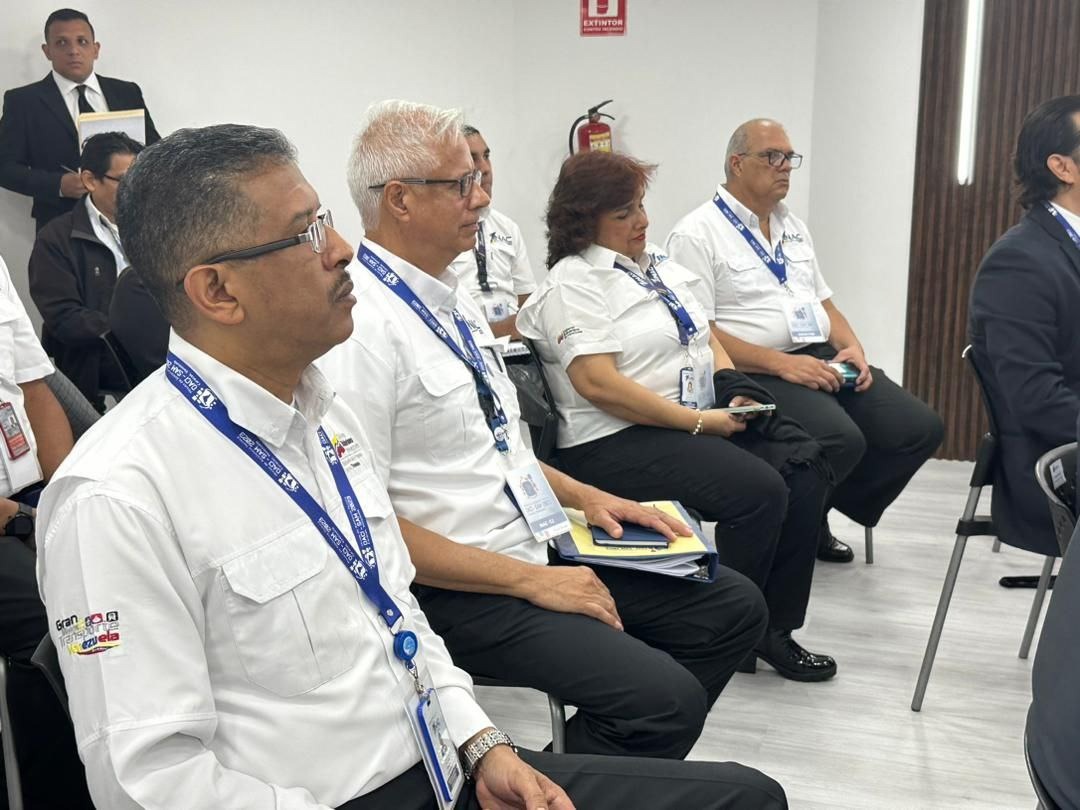 inac_ve's tweet photo. #NotasINAC ✈️🗞️

Venezuela muestra el desarrollo de la aviación civil a la Misión de Asistencia Técnica de la OACI-SAM➡️ https://t.co/aRvs7YwBbe https://t.co/s1qdGobISu