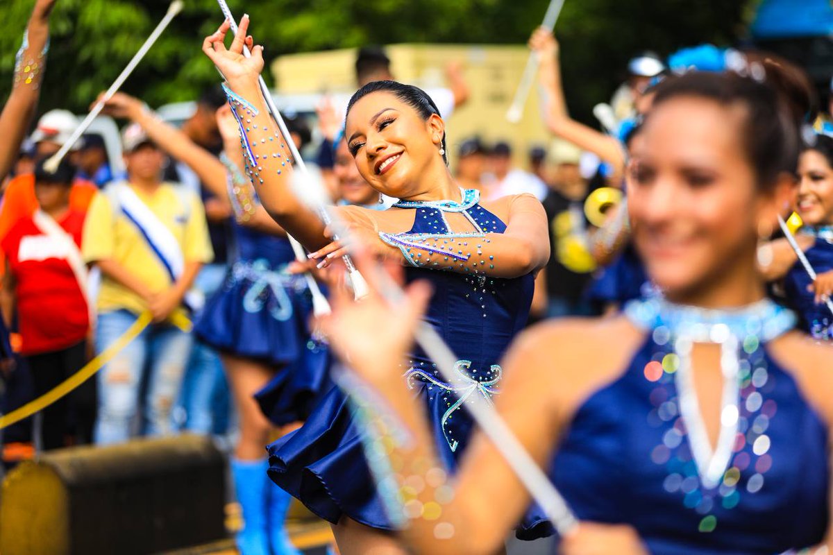 #DePaís ¡Unas fiestas llenas de color! Así el ambiente previo a la ...