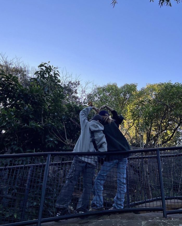 ddeulgibear's tweet photo. so anong feeling ma-crushback, hard 2 love? https://t.co/jFvnAdvAg1