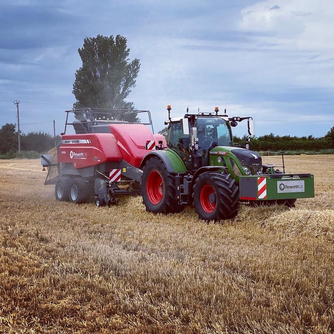 Ag_driveapp's tweet photo. #Harvest23 well underway in the 🇬🇧 Amongst the showers 🌧️🙄

📸
tagagri
Roworth Ltd.
H C Beales Agricultural Contracting
DAO Farms LTD

#agdrive #agcontractors #straw #harvest #Farm24 https://t.co/rDo8WGYtDT