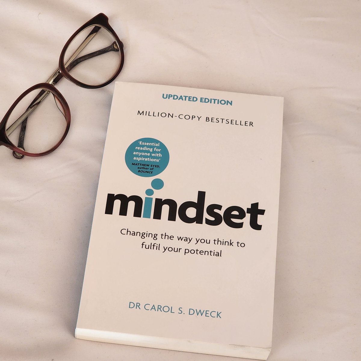 MohauSam's tweet photo. August read🤓

What are you reading this month? https://t.co/B9iG5olpb7