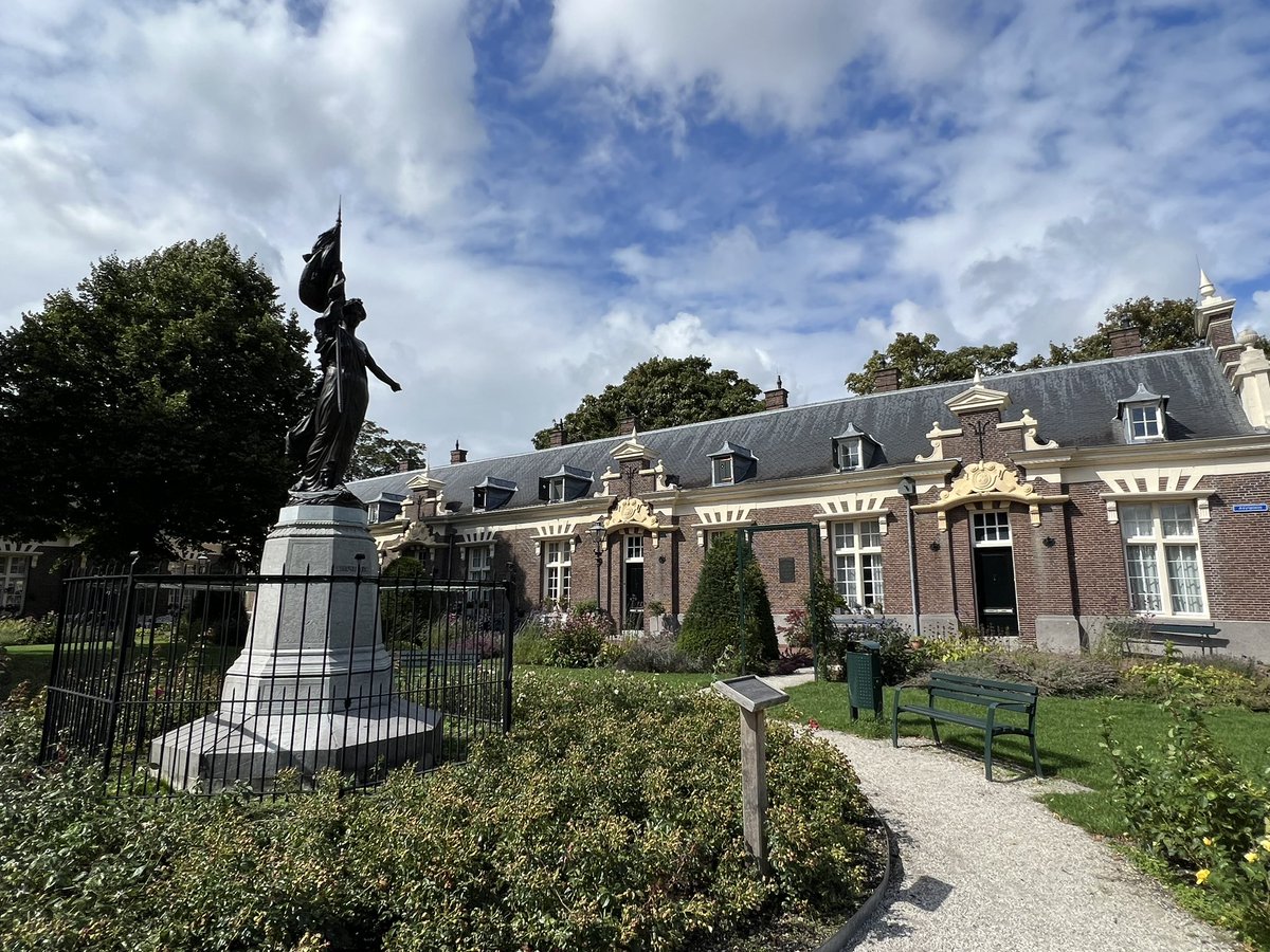 WurfTwain's tweet photo. Zo’n dag dat je opeens denkt van laat ik eens naar vestingstad Brielle gaan. En je versteld staat van de schoonheid ervan. #brielle #vestingstad #zuidholland #fotografie #nederland https://t.co/Z9xr9wltA4