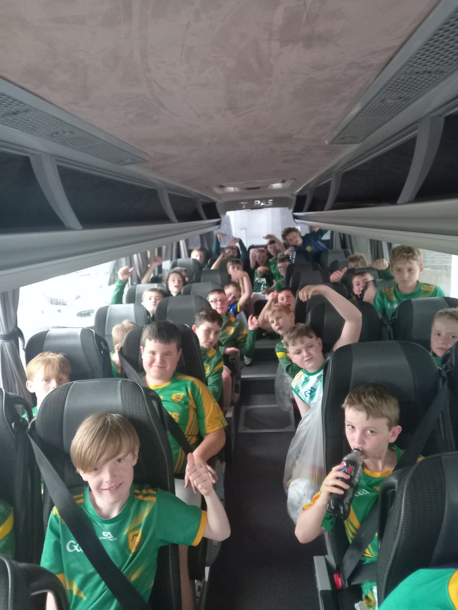 ToomeGAA's tweet photo. Our U11 team had a great day out down in Pairc Uí Chaoimh today. 

They got to play 3 matches on the pitch against Newtownshandrum, Courcey Rovers and Glenroe. 

We then had a tour of the dressing room and warm up area. https://t.co/lTcWpIQpNm