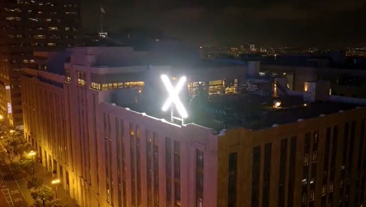 San Francisco Demands Elon Musk Remove Bright Sign As It's Disturbing People Trying To Poop On Street buff.ly/476mar4